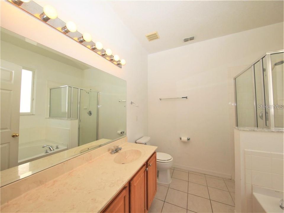 For Rent: $2,240 (3 beds, 2 baths, 1703 Square Feet)