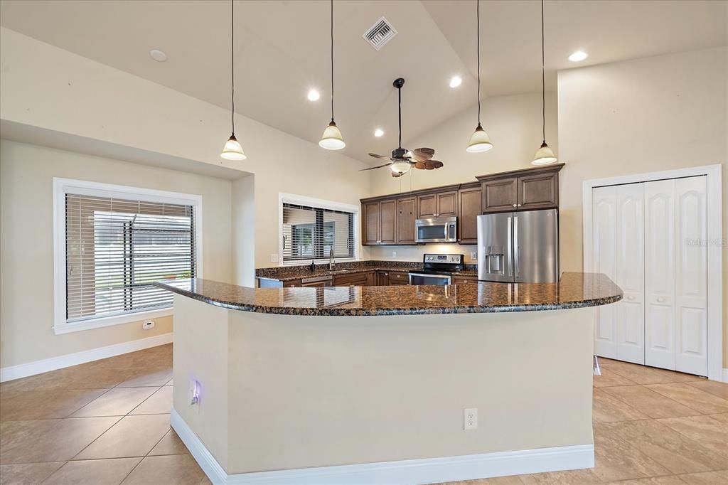 Kitchen/Island area