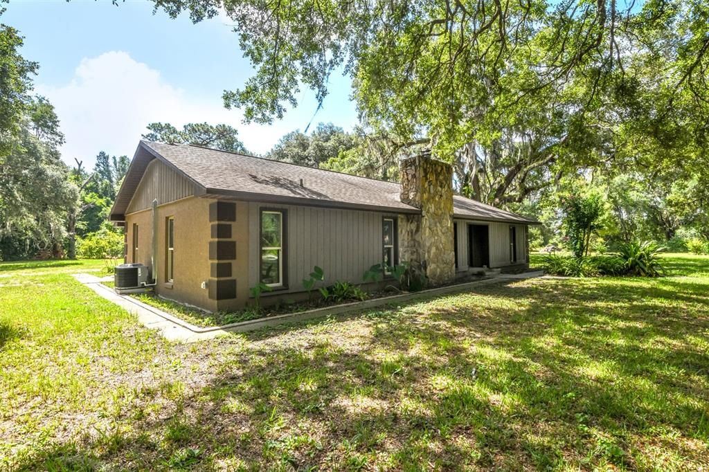 For Sale: $575,000 (3 beds, 2 baths, 1664 Square Feet)