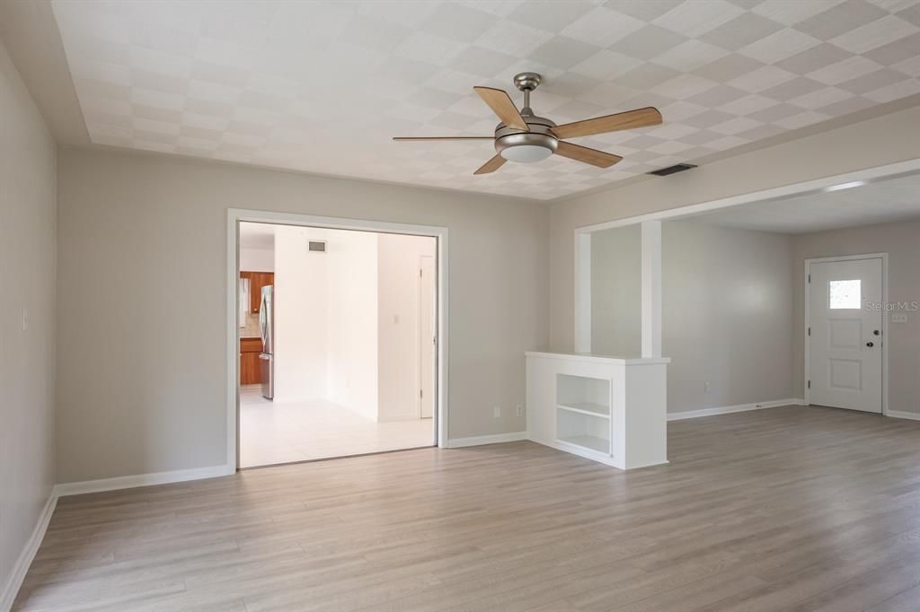 For Sale: $424,900 (2 beds, 2 baths, 1536 Square Feet)