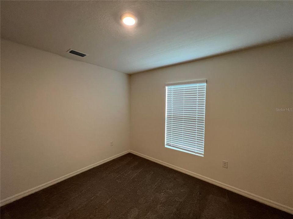 For Rent: $1,950 (4 beds, 2 baths, 1828 Square Feet)