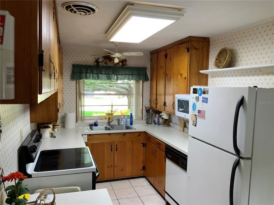 For Sale: $279,900 (3 beds, 2 baths, 1518 Square Feet)