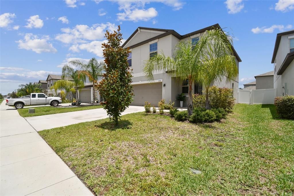 For Sale: $499,000 (4 beds, 2 baths, 1914 Square Feet)