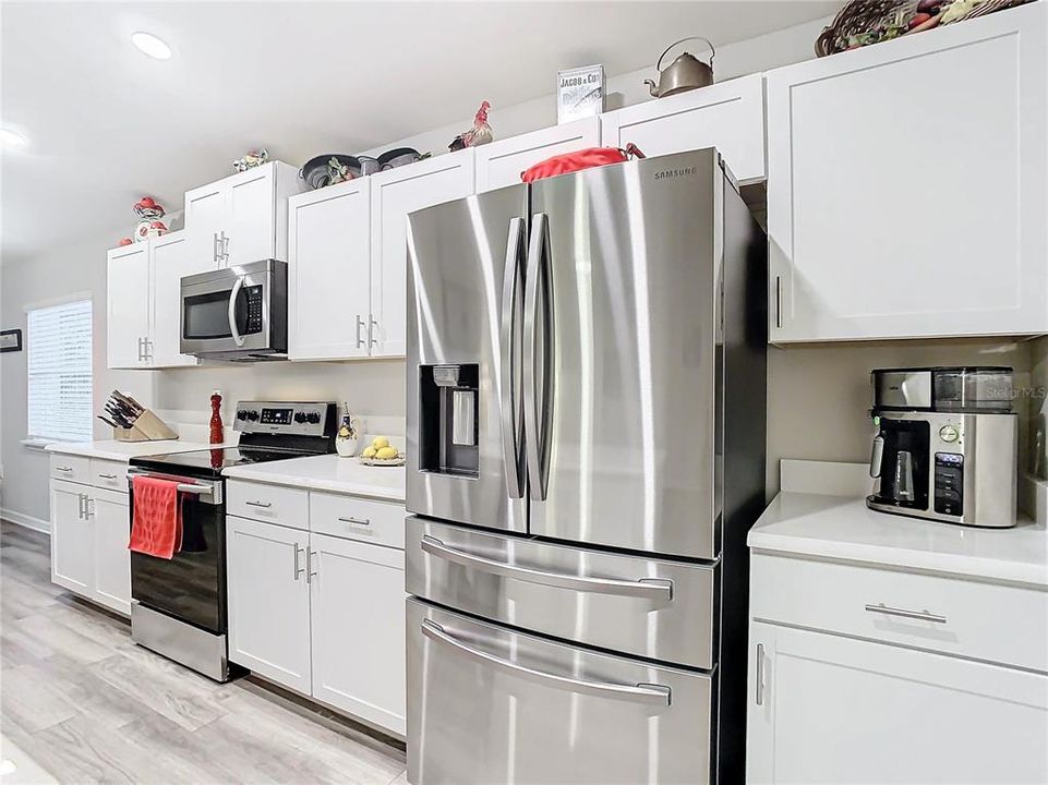 For Sale: $379,000 (4 beds, 2 baths, 1715 Square Feet)