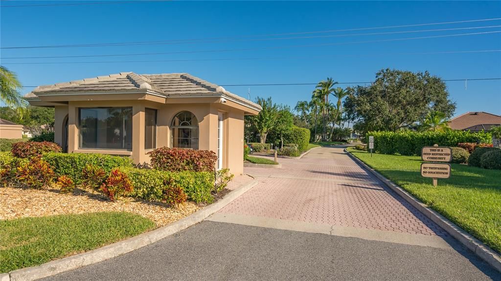 Active With Contract: $599,000 (3 beds, 2 baths, 2179 Square Feet)