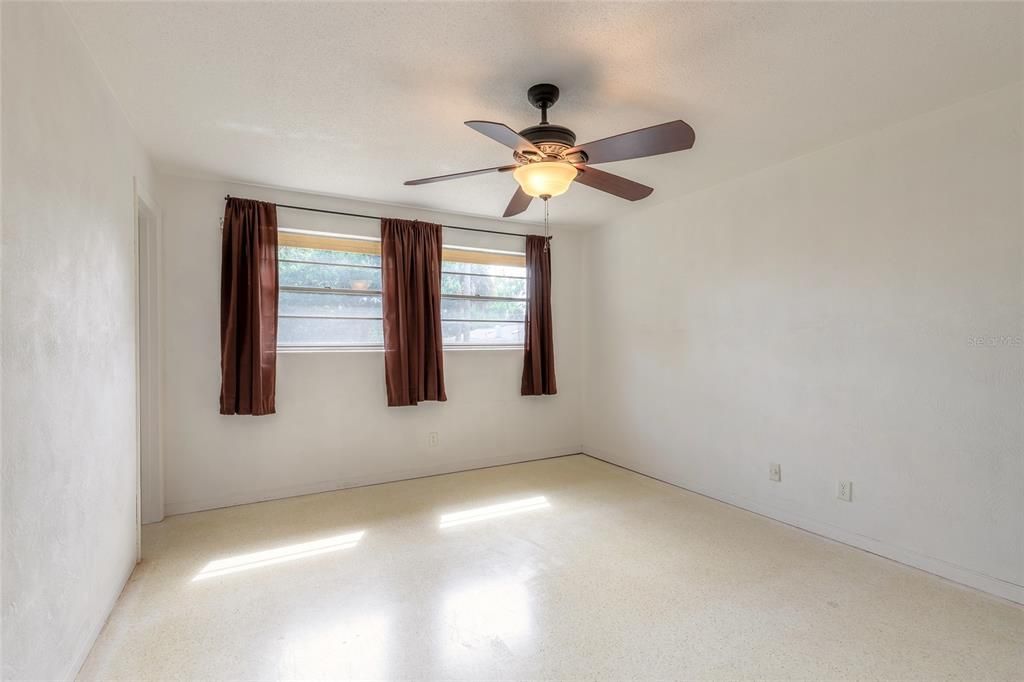 For Sale: $339,000 (3 beds, 2 baths, 1180 Square Feet)