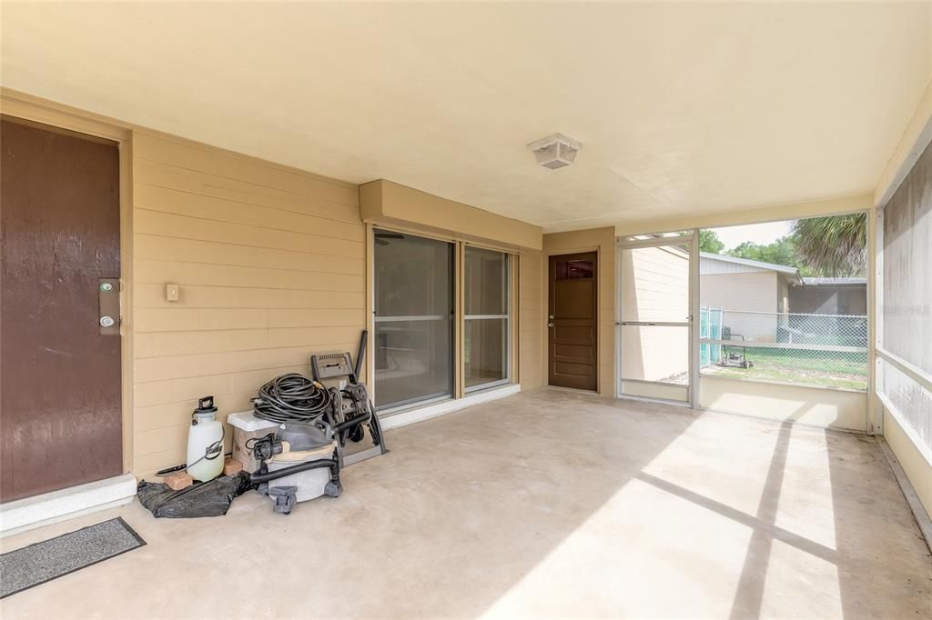 For Sale: $339,000 (3 beds, 2 baths, 1180 Square Feet)