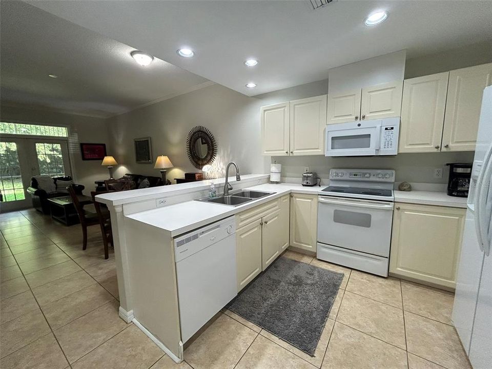 For Rent: $3,750 (2 beds, 2 baths, 1114 Square Feet)