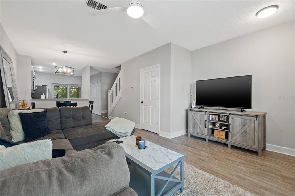 For Sale: $274,990 (2 beds, 2 baths, 1152 Square Feet)