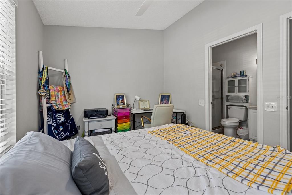 For Sale: $274,990 (2 beds, 2 baths, 1152 Square Feet)