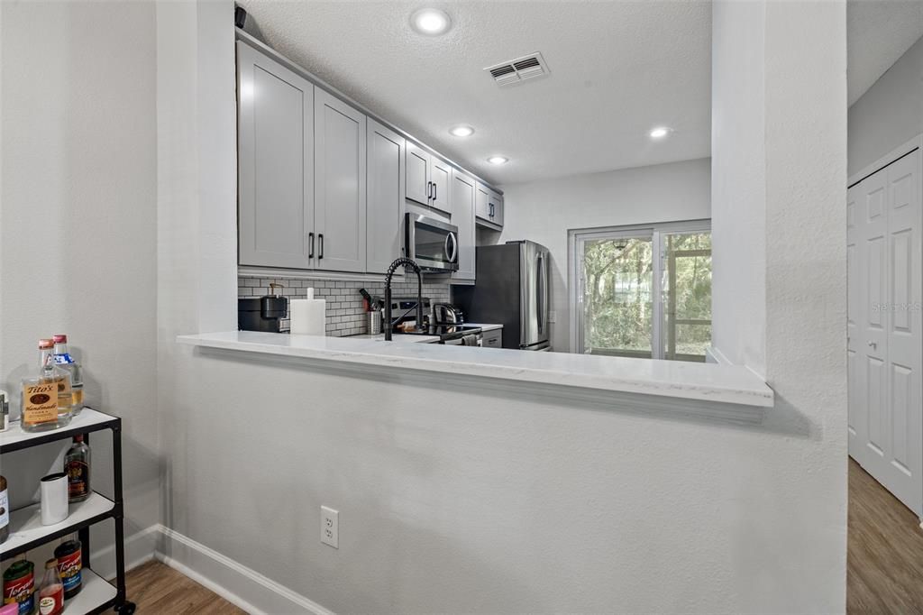 For Sale: $274,990 (2 beds, 2 baths, 1152 Square Feet)