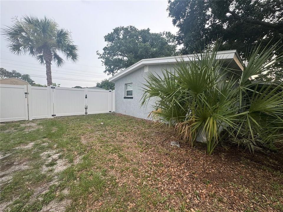 For Sale: $449,000 (3 beds, 2 baths, 1227 Square Feet)