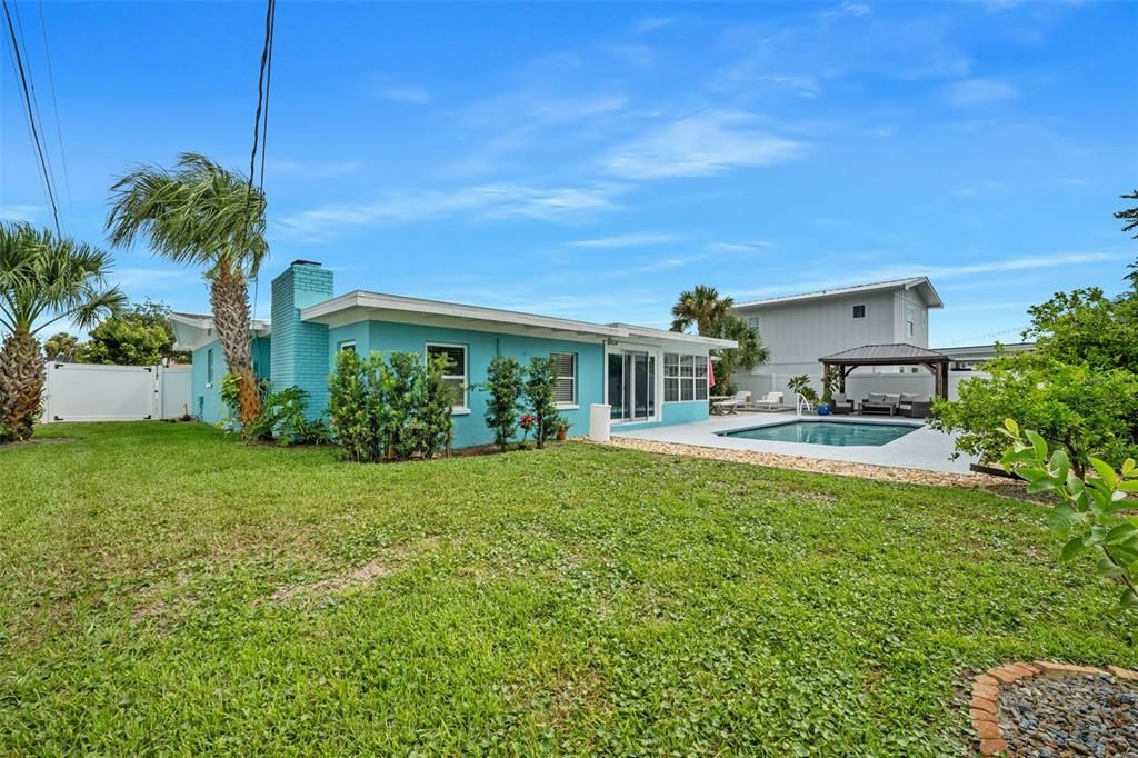 For Sale: $649,000 (3 beds, 2 baths, 2068 Square Feet)