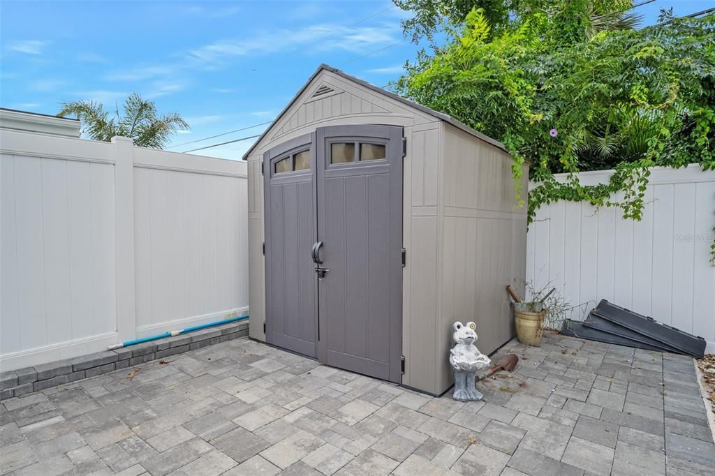 For Sale: $649,000 (3 beds, 2 baths, 2068 Square Feet)