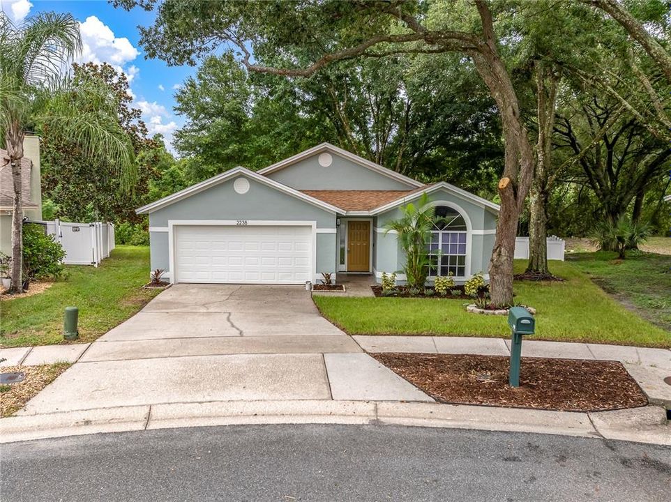 Active With Contract: $350,000 (3 beds, 2 baths, 1386 Square Feet)