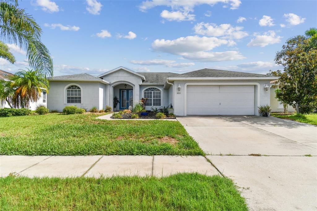 For Sale: $425,000 (3 beds, 2 baths, 2094 Square Feet)