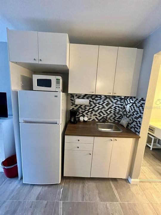 For Sale: $85,000 (1 beds, 1 baths, 300 Square Feet)