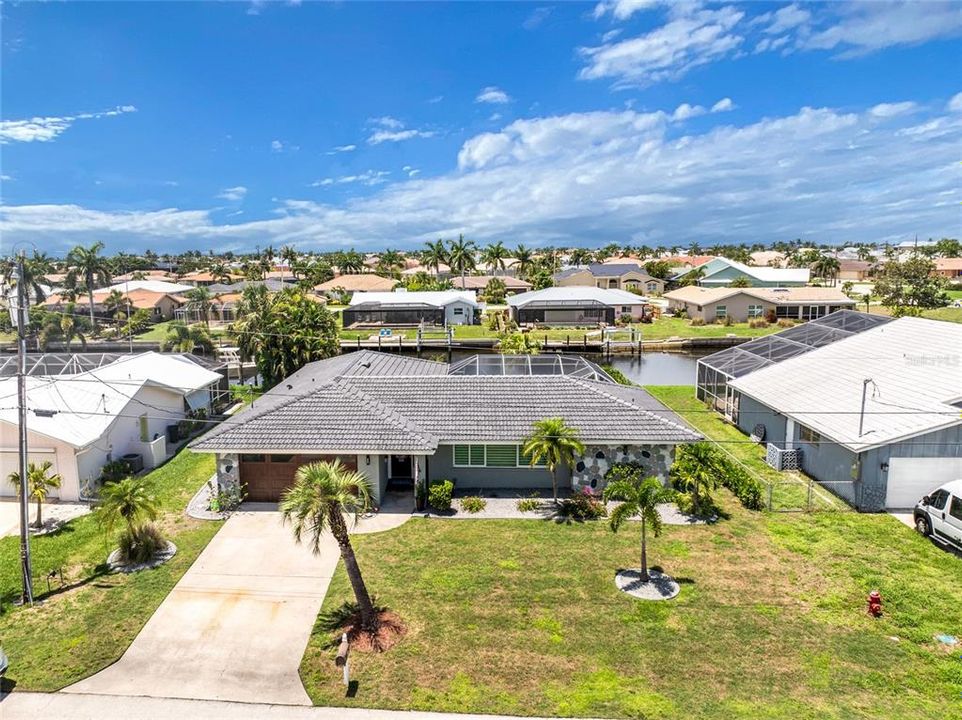 For Sale: $855,000 (4 beds, 3 baths, 1926 Square Feet)