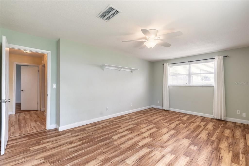 For Sale: $439,000 (2 beds, 2 baths, 1651 Square Feet)