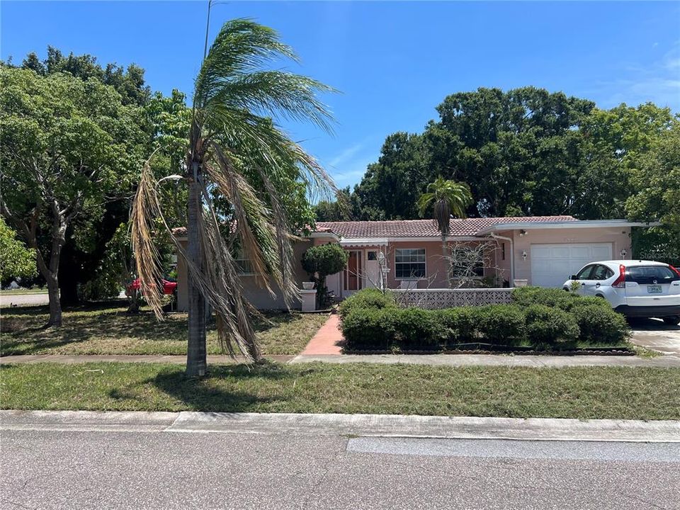 For Sale: $349,000 (3 beds, 2 baths, 1361 Square Feet)