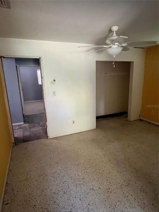 Activo con contrato: $325,000 (3 camas, 2 baños, 1361 Pies cuadrados)