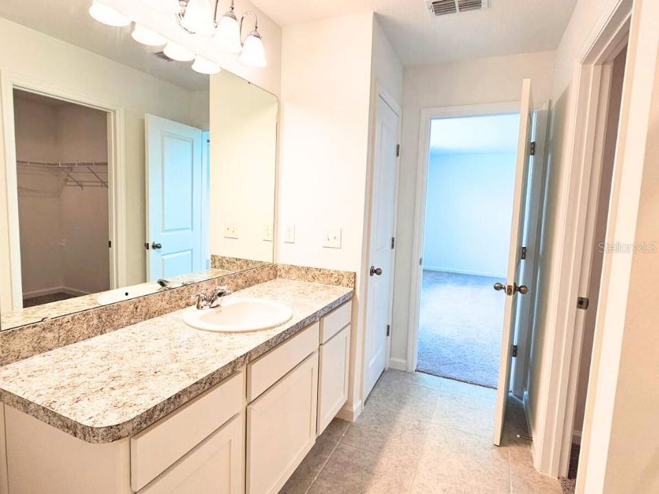 For Rent: $2,550 (4 beds, 2 baths, 2121 Square Feet)