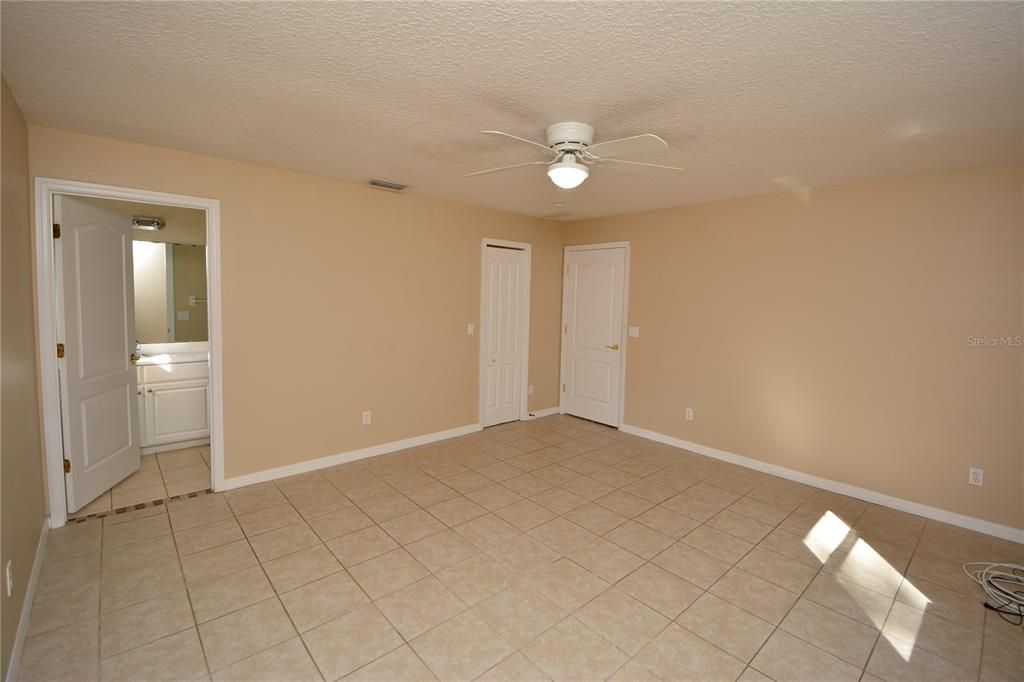 For Rent: $1,798 (3 beds, 2 baths, 1313 Square Feet)