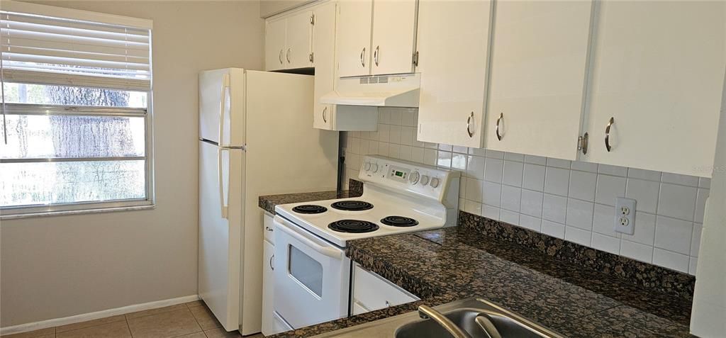 For Rent: $1,700 (2 beds, 2 baths, 963 Square Feet)