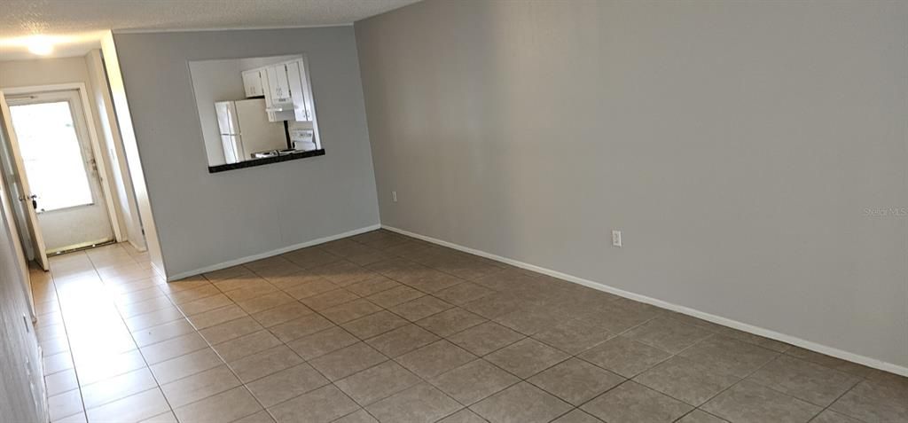 For Rent: $1,700 (2 beds, 2 baths, 963 Square Feet)