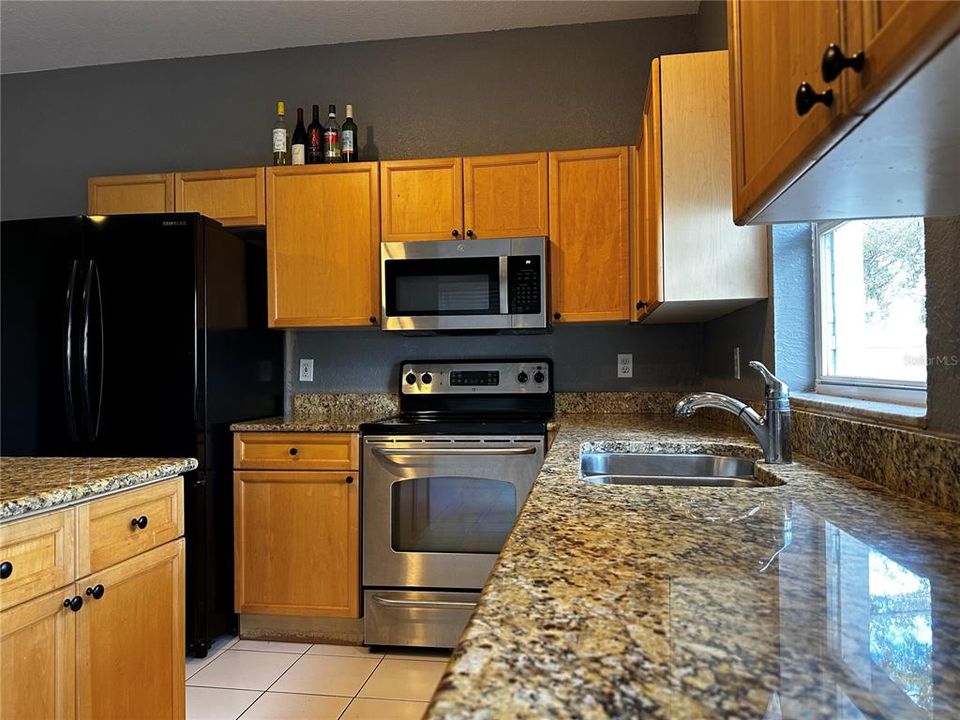 For Sale: $275,000 (2 beds, 2 baths, 1350 Square Feet)