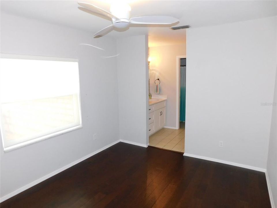 For Rent: $3,000 (2 beds, 2 baths, 1210 Square Feet)