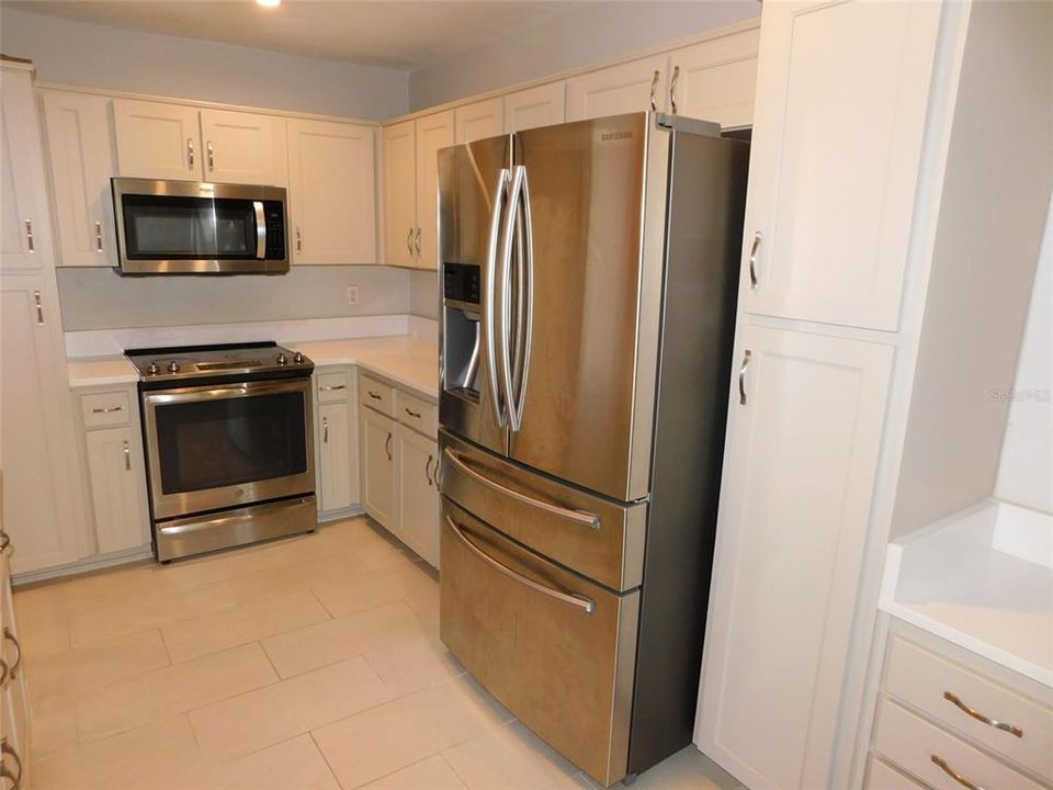 For Rent: $3,000 (2 beds, 2 baths, 1210 Square Feet)