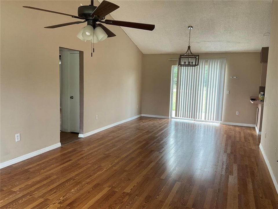 For Rent: $1,650 (3 beds, 2 baths, 1513 Square Feet)