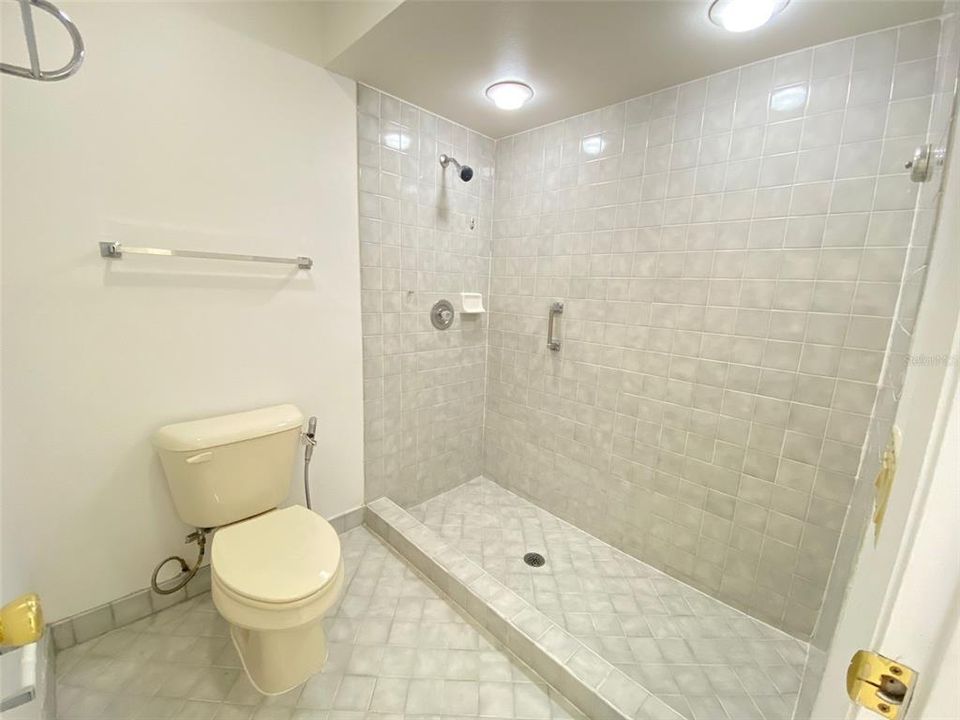 出租: $3,500 (4 贝兹, 3 浴室, 2255 平方英尺)