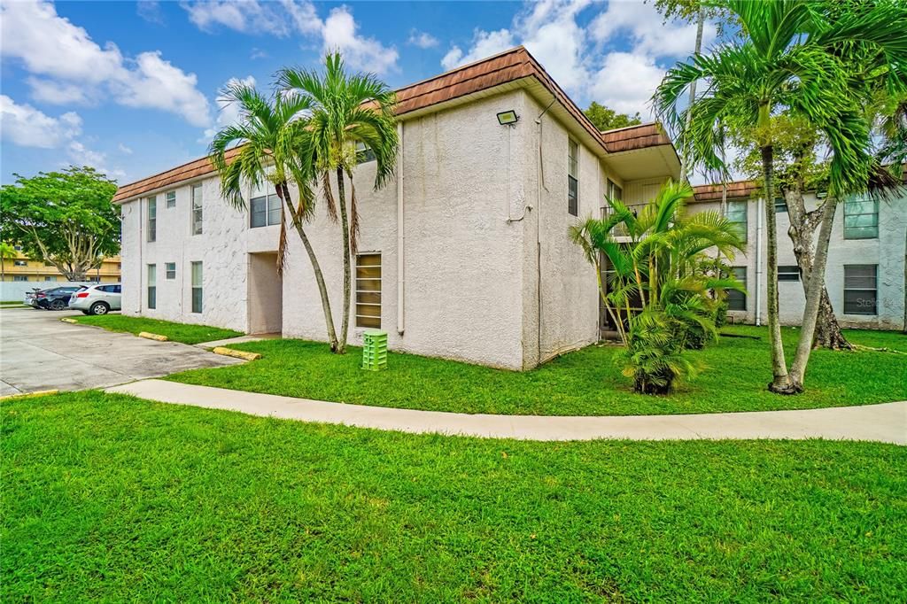 Recently Sold: $269,900 (2 beds, 2 baths, 954 Square Feet)