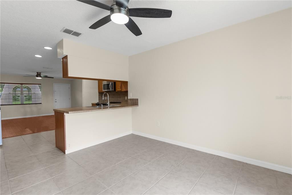 Active With Contract: $315,000 (4 beds, 2 baths, 1352 Square Feet)