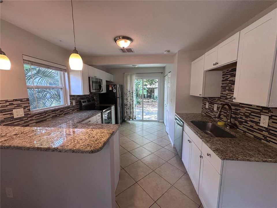 Kitchen breakfast bar