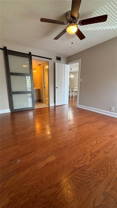 For Sale: $249,000 (2 beds, 2 baths, 874 Square Feet)