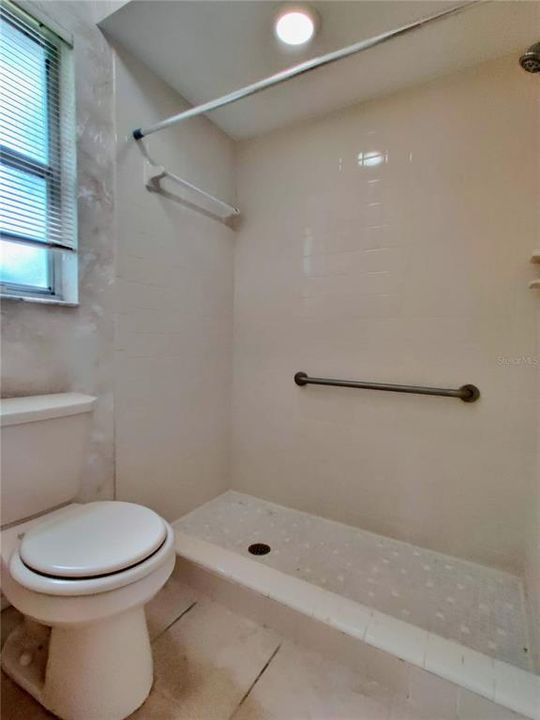 Active With Contract: $2,295 (2 beds, 2 baths, 1195 Square Feet)