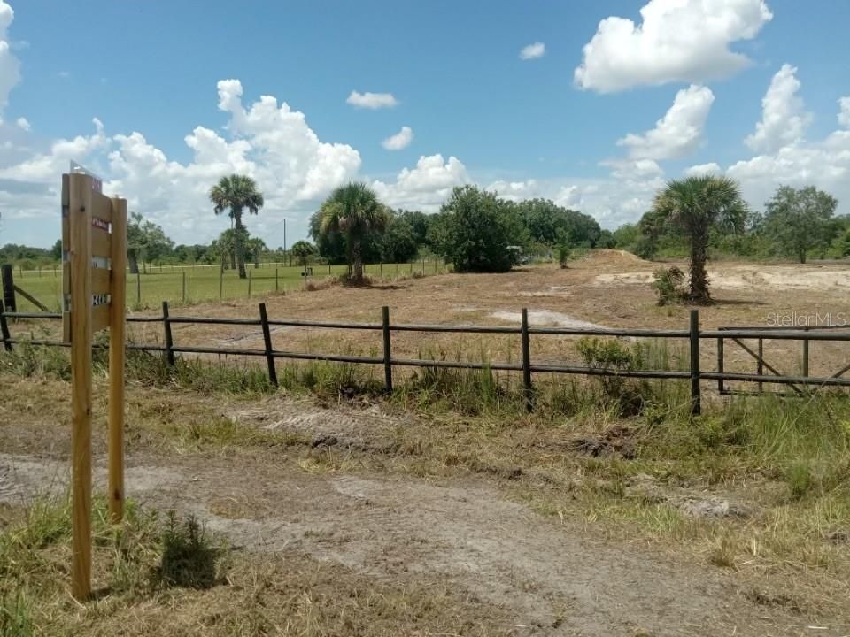 En Venta: $54,900 (1.50 acres)