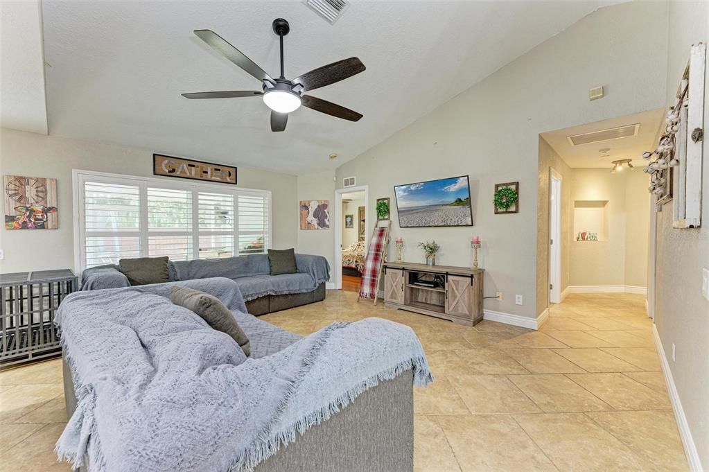 For Sale: $449,000 (3 beds, 2 baths, 1606 Square Feet)