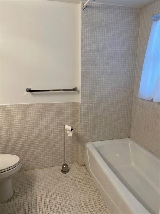 For Rent: $3,000 (1 beds, 1 baths, 775 Square Feet)