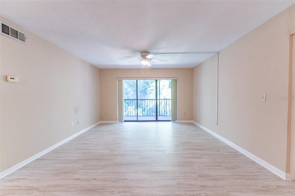 For Sale: $149,500 (2 beds, 2 baths, 985 Square Feet)