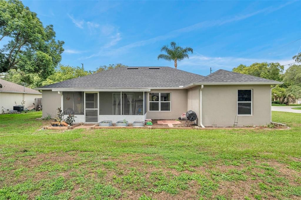 For Sale: $329,000 (4 beds, 2 baths, 1721 Square Feet)