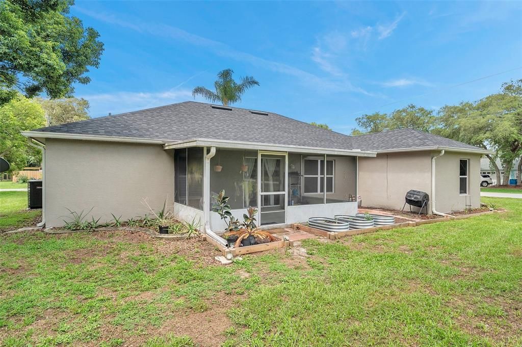 For Sale: $329,000 (4 beds, 2 baths, 1721 Square Feet)