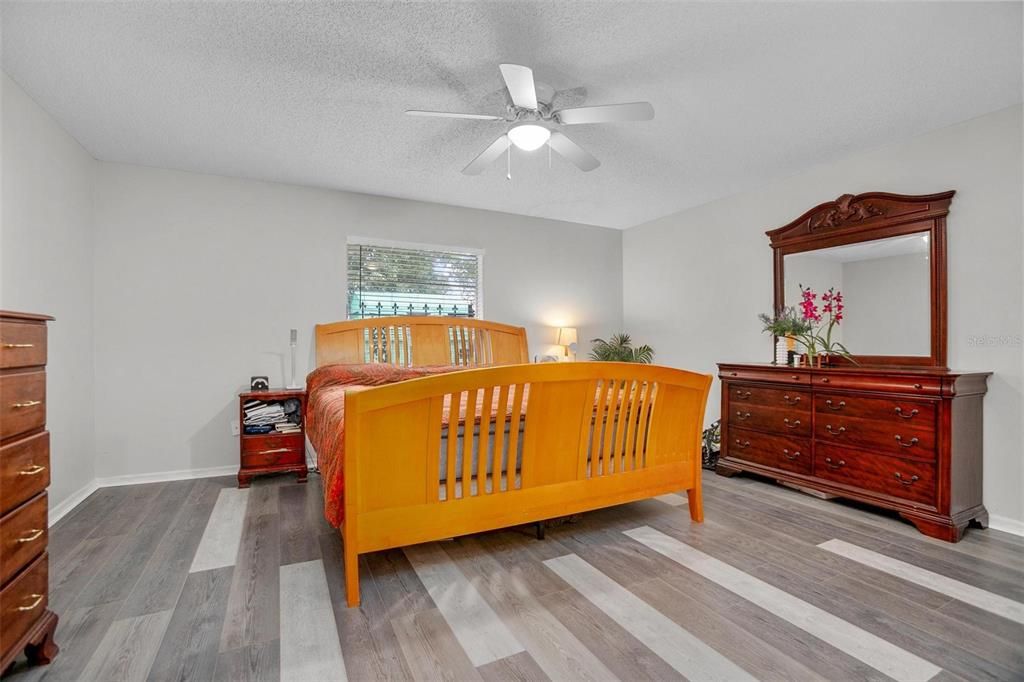 For Sale: $329,000 (3 beds, 2 baths, 1620 Square Feet)