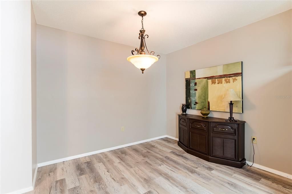 For Sale: $279,000 (3 beds, 2 baths, 1140 Square Feet)