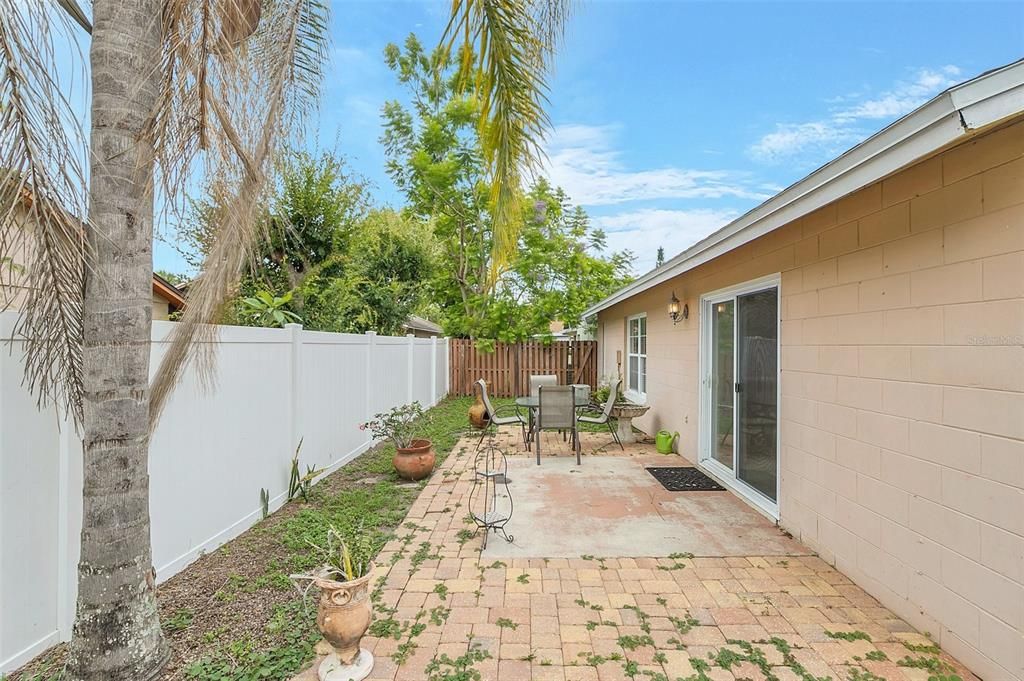 Active With Contract: $345,000 (3 beds, 2 baths, 1410 Square Feet)