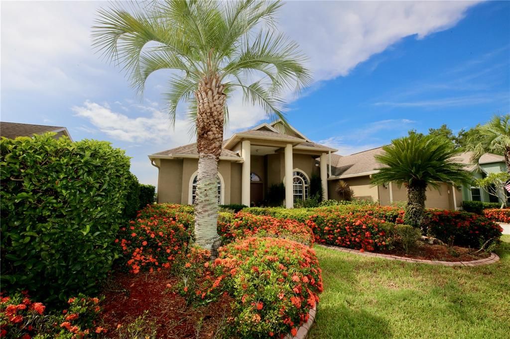 For Sale: $565,000 (3 beds, 2 baths, 2319 Square Feet)