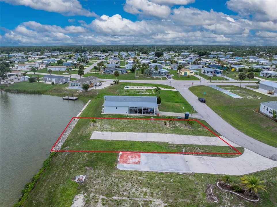 На продажу: $115,000 (0.18 acres)